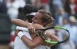 Barbora Strýcová s tchajwanskou partnerkou Sie Šu-wej slaví wimbledonský triumf