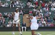 Barbora Strýcová s tchajwanskou partnerkou Sie Šu-wej slaví wimbledonský triumf