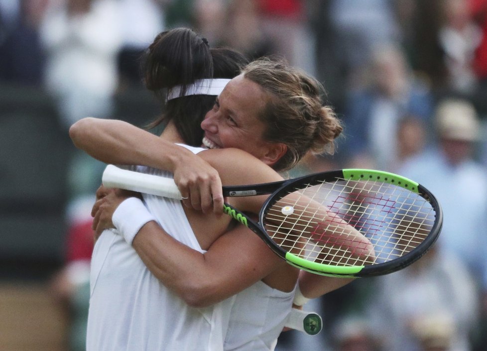 Barbora Strýcová s tchajwanskou partnerkou Sie Šu-wej slaví wimbledonský triumf