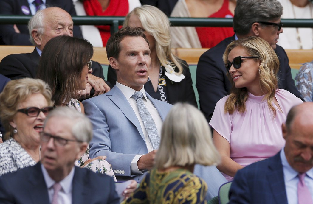 Na wimbledonské finále se přišel podívat herec Benedict Cumberbatch a zpěvačka Katherine Jenkinsová