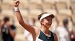 Tenistka Barbora Krejčíková slaví postup na French Open