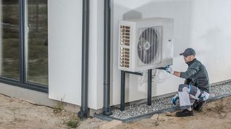 Češi mají velký prostor k úsporám energií. Vzdát se průměrných 25 stupňů v bytě a modernizovat