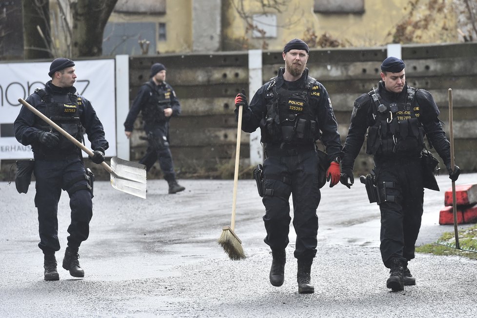 Policie vyšetřuje případ nálezu těla mrtvé ženy v  Teplicích.