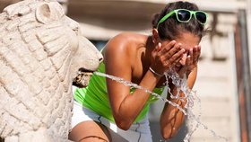 Česko rozhicuje 36 °C. Nenechte se sežehnout, varují meteorologové