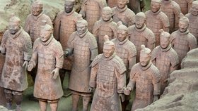 Čínští terakotoví vojáci »obsadili« Pražský hrad!