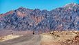 Kamenité, studené pouště a vyprahlé rudé hory, taková byla cesta Íránem. Nadušan, Írán, březen 2015.