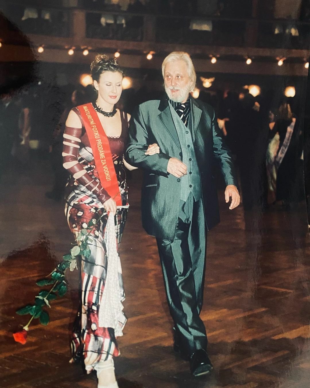 Terez Černochová sdílela fotky z maturitního plesu