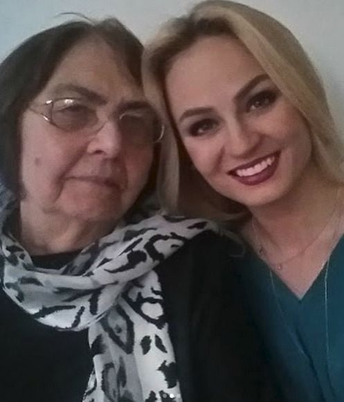 Tereza Fajksová s babičkou