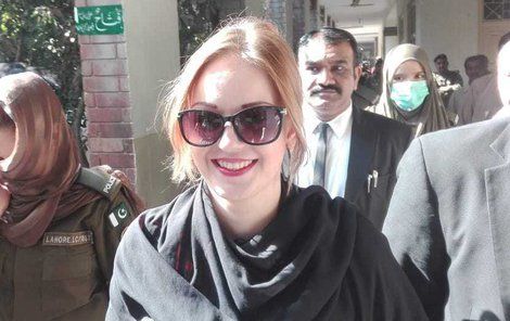 Terezu v Pákistánu nic nerozhodí: Další odročení kvitovala s úsměvem