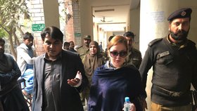 Tereza u soudu v Pákistánu: Právník jí domluvil tajnou večerní schůzku.