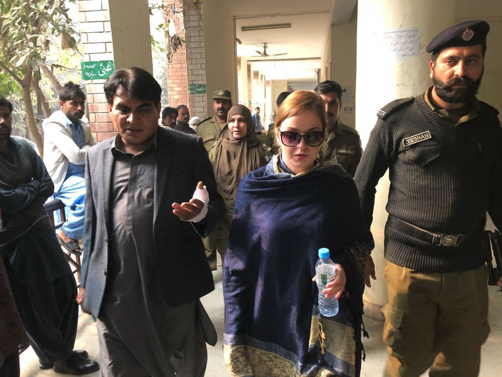 Tereza u soudu v Pákistánu: Právník jí domluvil tajnou večerní schůzku
