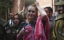 Pašeračka Tereza (22) v Pákistánu vyfasovala 9 let basy: Zhroutila se a plakala! 