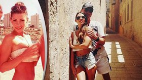 Sexy pozdrav z dovolené: Kerndlovou si na Maltě hlídal přítel
