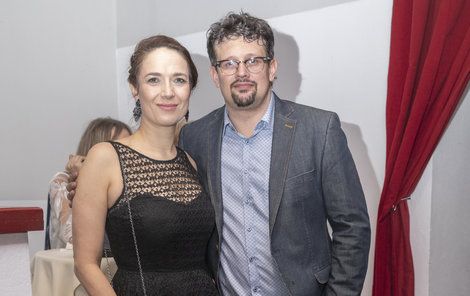 Tereza Kostková je evidentně zatížená na režiséry. Jakub Nvota je už druhý, kterého si vzala.