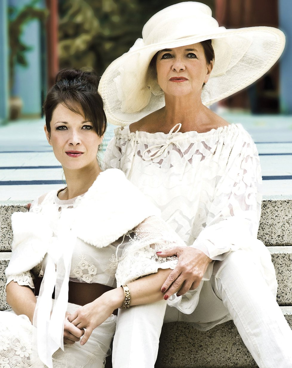Tereza Kostková s maminkou Carmen Mayerovou.