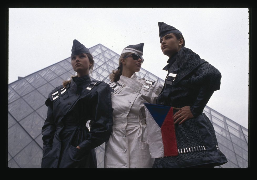 Nostalgické fotky z Paříže 1989: (Zleva:) Pavlína Němcová (tehdy 16), Eva Herzigová (tehdy 16) a Tereza Maxová (tehdy 18)