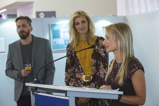 Tereza Maxová, Tomáš Třeštík a Dita Charanzová v Evropském parlamentu při zahájení výstavy.