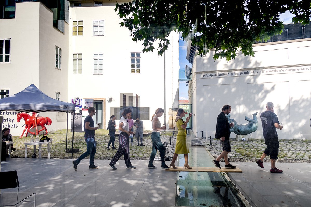 Snímky vznikly v pražských Sovových Mlýnech, které Meda zachránila.