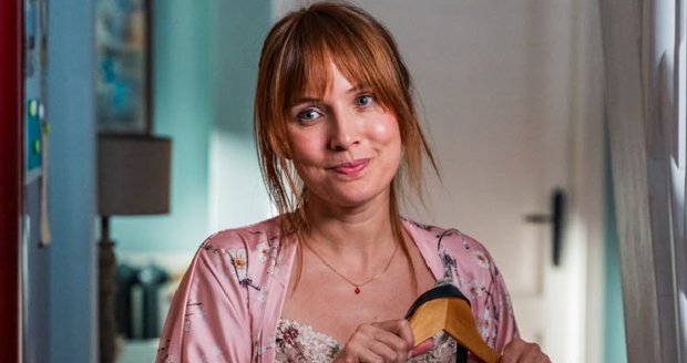 V romantické komedii Hubatá se představí coby svérázná komička.