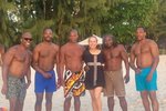 Tereza Voříšková (28) je na dovolené na Barbadosu sama. K této fotce napsala: "Neboj, mami!"
