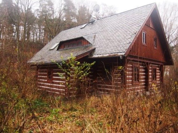 Nemovitost u České Lípy, která byla dána do dražby, jež se nakonec zrušila.