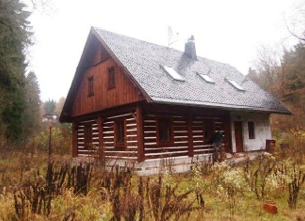 Nemovitost u České Lípy, která byla dána do dražby, jež se nakonec zrušila.