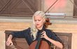 Terezie Kovalová je nejen krásná, ale také nadaná violoncellistka
