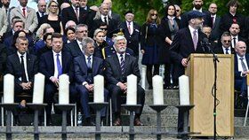 Tryzna v Terezíně: Andrej Babiš, Tomio Okamura, Miloš Vystrčil a Petr Pavel vedle sebe (17.5.2026)