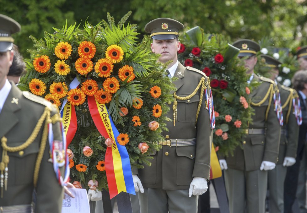 Část senátorů se distancovala od Kuberova výroku z Terezína (21. 5. 2019)