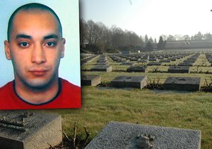V Británii policisté chytili Čecha, který ukradl destičky z náhrobků v památníku Terezín.