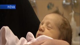 Dojemné setkání s malou terezkou se v úterý v porodnici u Apolináře neobešlo bez slz 