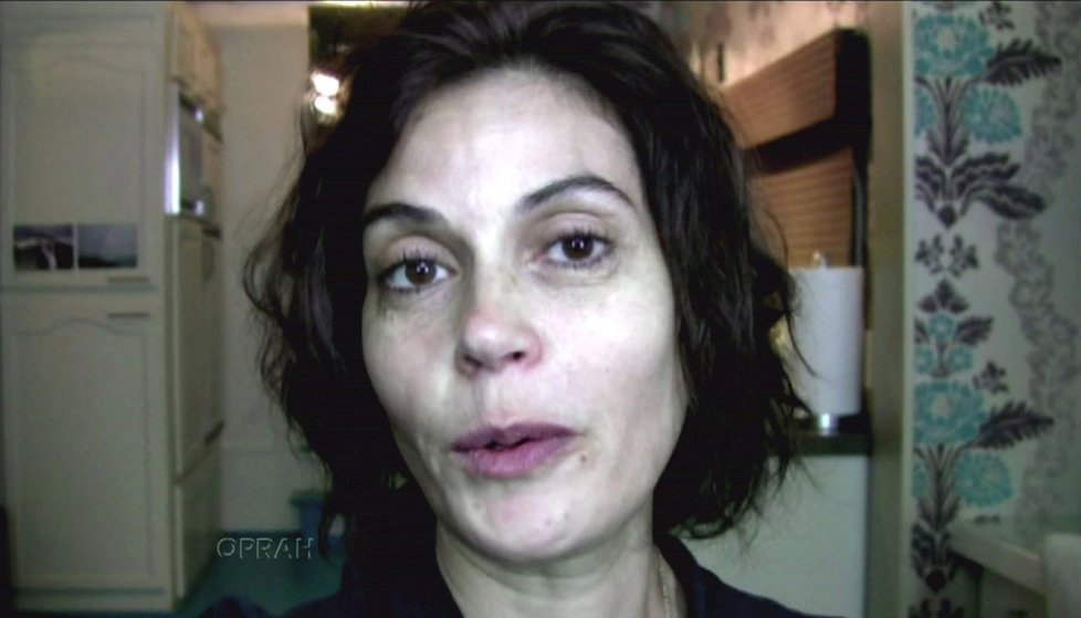 Nenamalovaná Teri Hatcher - pytle pod očima, bledá a s vráskami