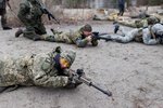 Víkendové cvičení teritoriální obrany u Kyjeva.