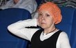 Lenka Termerová (64) Nemoc řešila v ústraní. Když jí v roce 2009 řekli lékaři, že má rakovinu prsu, herečka se odstěhovala na chalupu. Chtěla být v přírodě a brát sílu od ní. O nemoci promluvila, až když ji překonala.