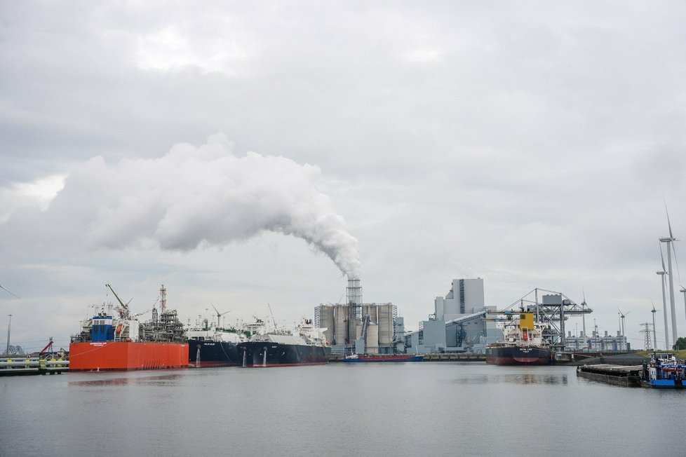 Premiér Fiala (ODS) v Nizozemsku během otevření nového LNG terminálu na zemní plyn (8.9.2022)