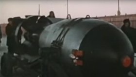 Sověti dohnali Američany v jaderném zbrojení: Termonukleární RDS-37 (1955).
