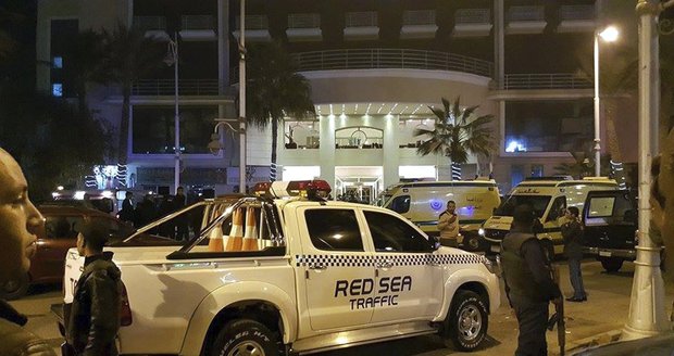 „Útočníci přišli přes recepci.“ Češka popsala hrůzu v egyptském hotelu 