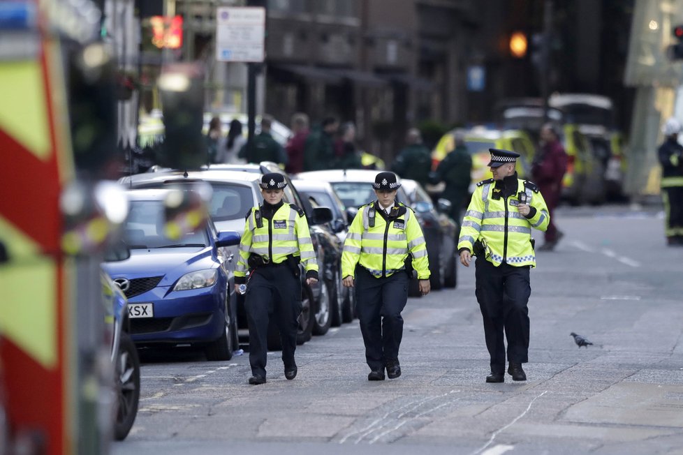 Policisté v ulicích Londýna (archivní foto)