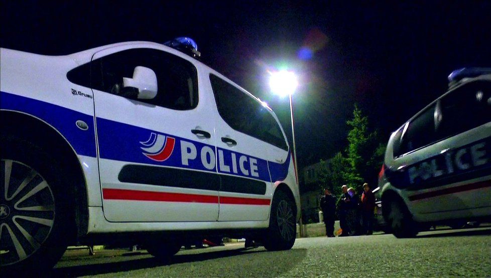 Další teroristický útok ve Francii! Muž ubodal policistu i jeho partnerku.