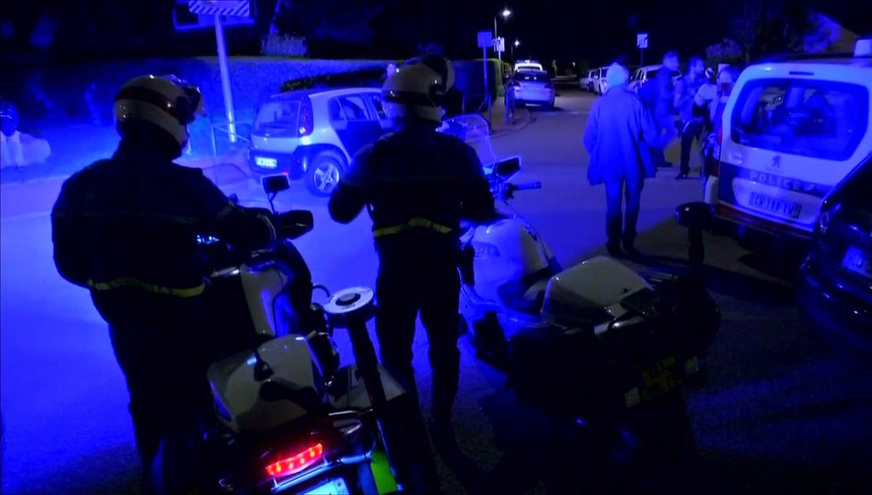 Další teroristický útok ve Francii! Muž ubodal policistu i jeho partnerku
