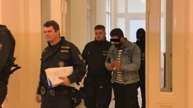 Muž podezřelý z terorismu, kterého zatkli na pražském letišti 27. března 2019.
