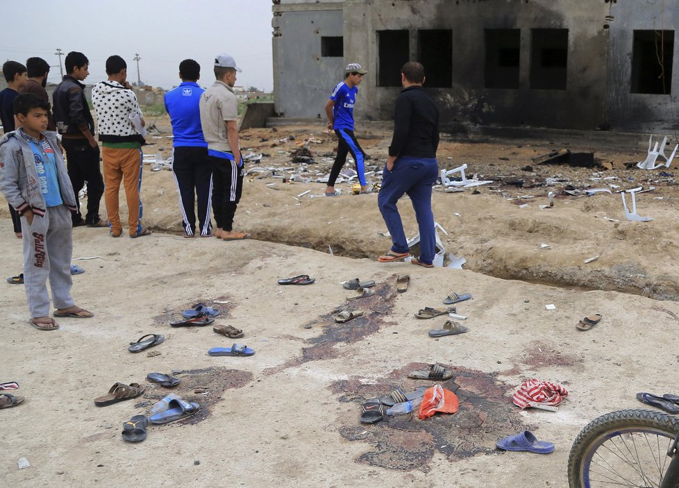 V Iráku se po fotbale odpálil muž.