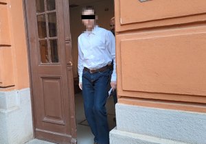 Mladík (18) z Vyškovska, který plánoval teroristický útok, odešel od soudu s podmínkou. Než nastoupí do psychiatrické léčebny, může být doma.