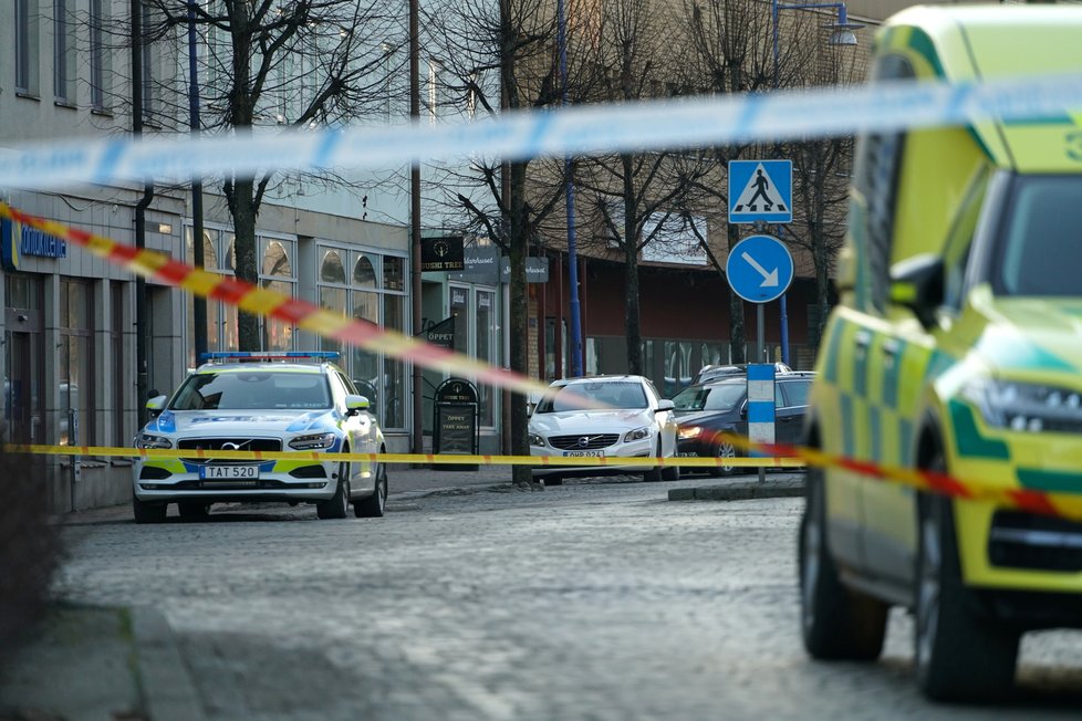 Muž ve Švédsku pobodal osm lidí: Policie útok vyšetřuje jako terorismus