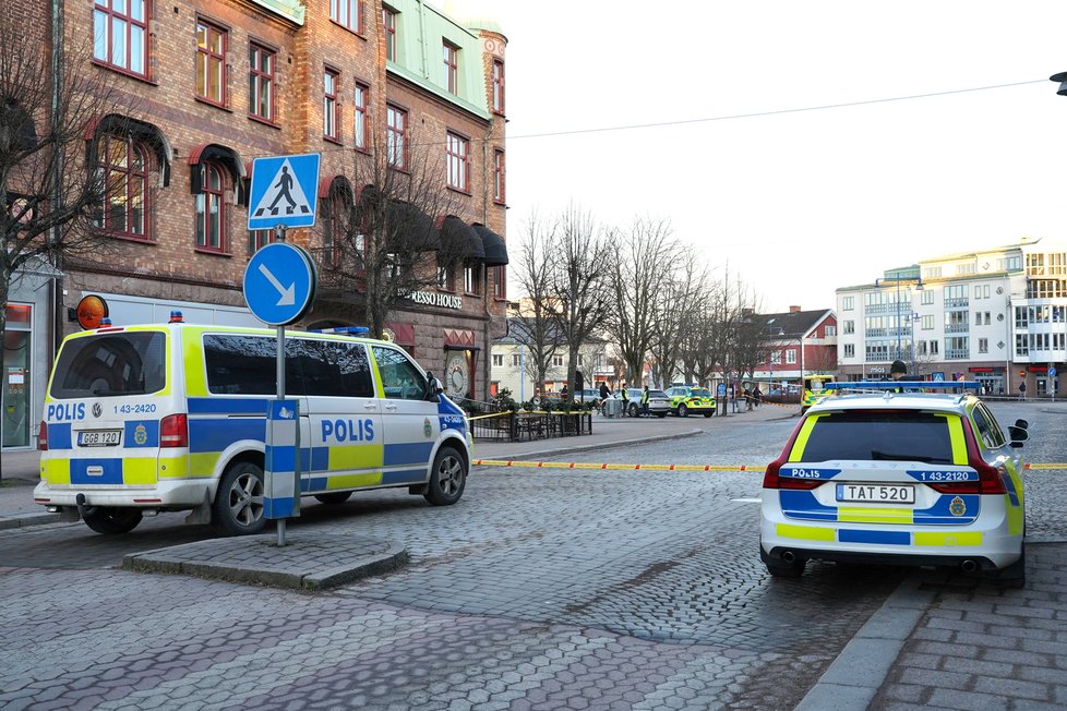 Muž ve Švédsku pobodal osm lidí: Policie útok vyšetřuje jako terorismus