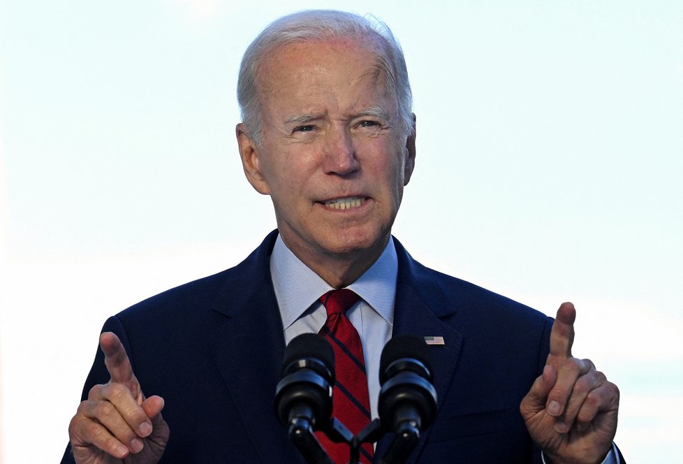 Americký prezident Joe Biden oznamuje smrt šéfa Al-Káidy Ajmána Zavahrího (†71).