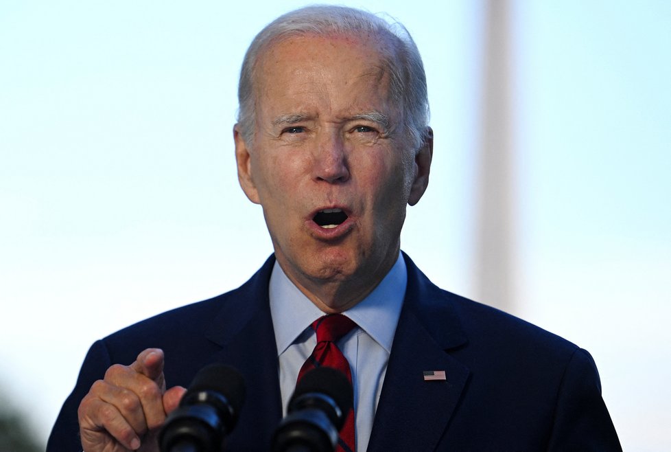 Americký prezident Joe Biden oznamuje smrt šéfa Al-Káidy Ajmána Zavahrího (†71).