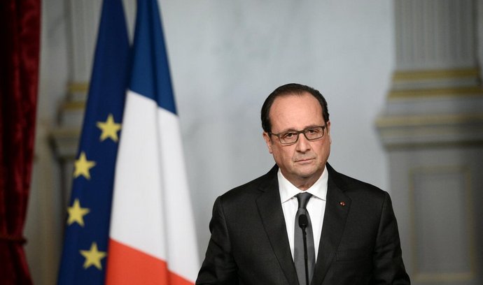 Teroristické útoky zorganizoval Islámský stát, oznámil francouzský prezident François Hollande