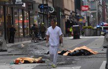 Teror ve Švédsku: Náklaďák srážel lidi!