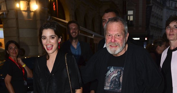 Režisér Terry Gilliam dorazil do Varů a hnedka se vypravil na miliardářskou party